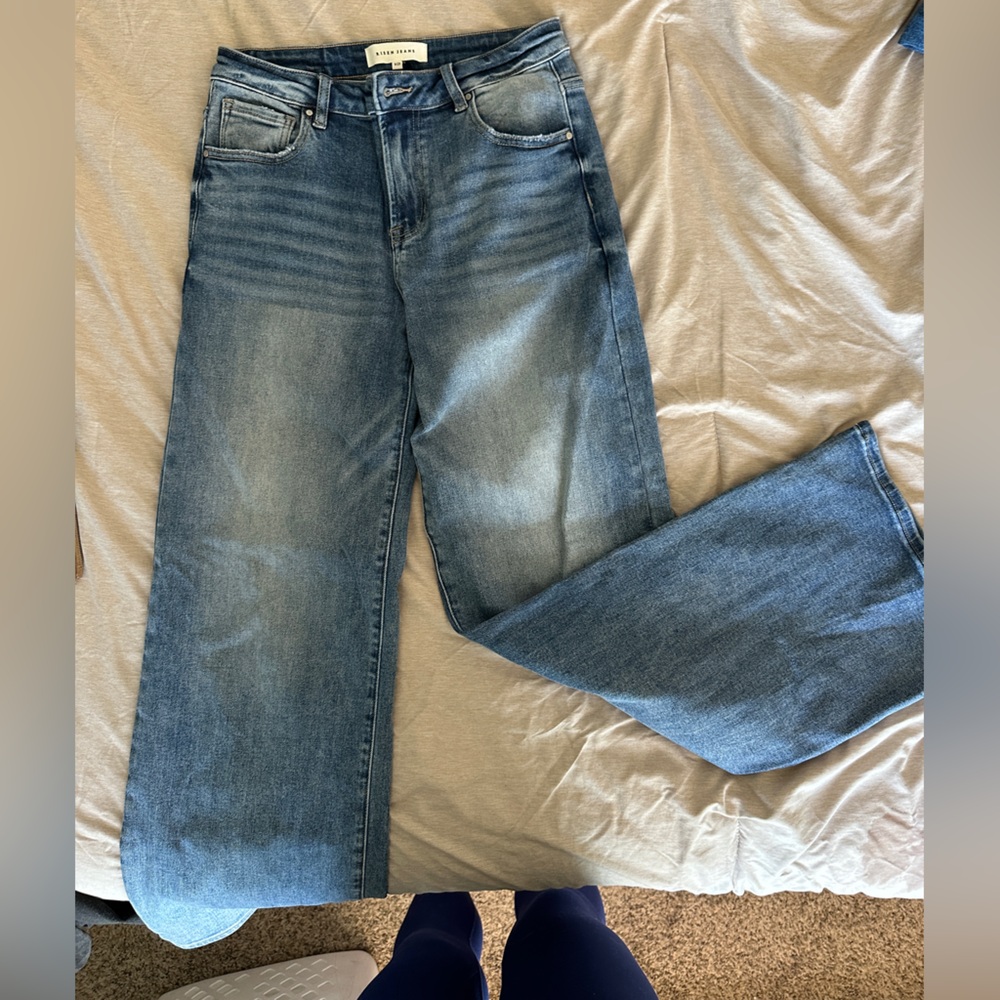 Risen barrel jeans. Size 9/29. Never worn